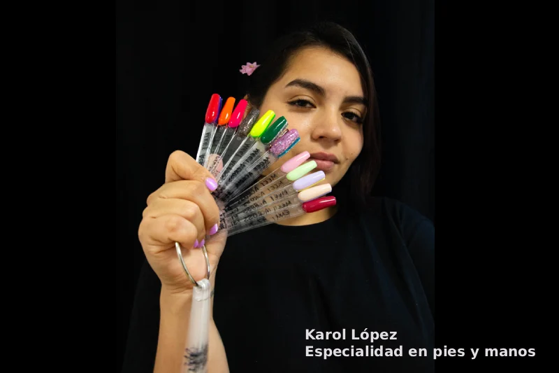 Karol Especilidad en pies manos
